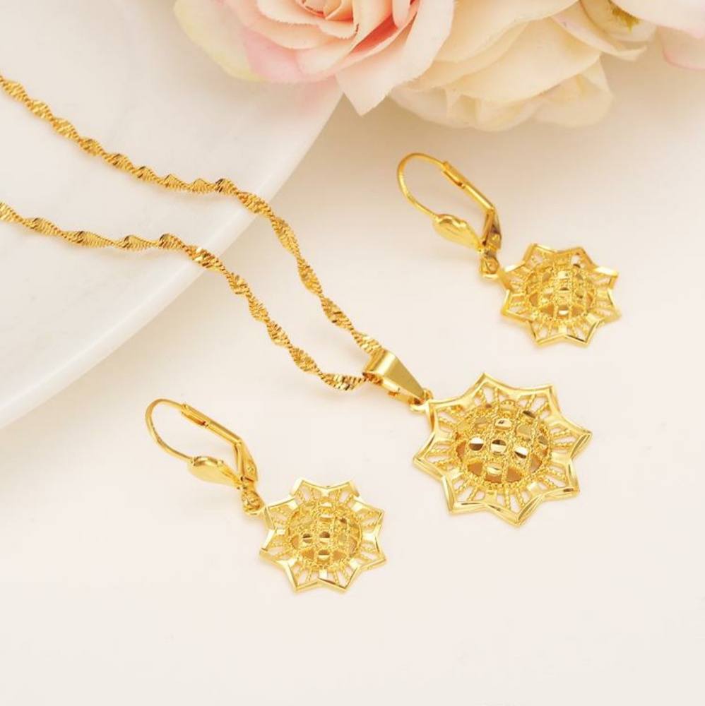 Necklace with earrings